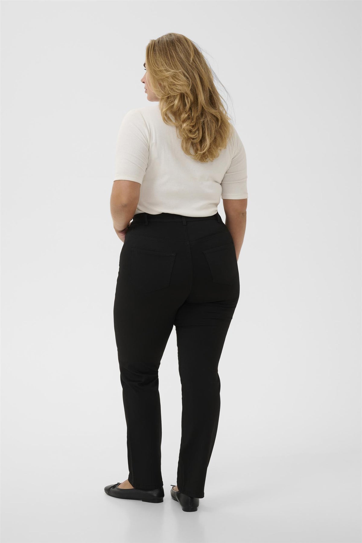 KCdina Straight Jeans - Black