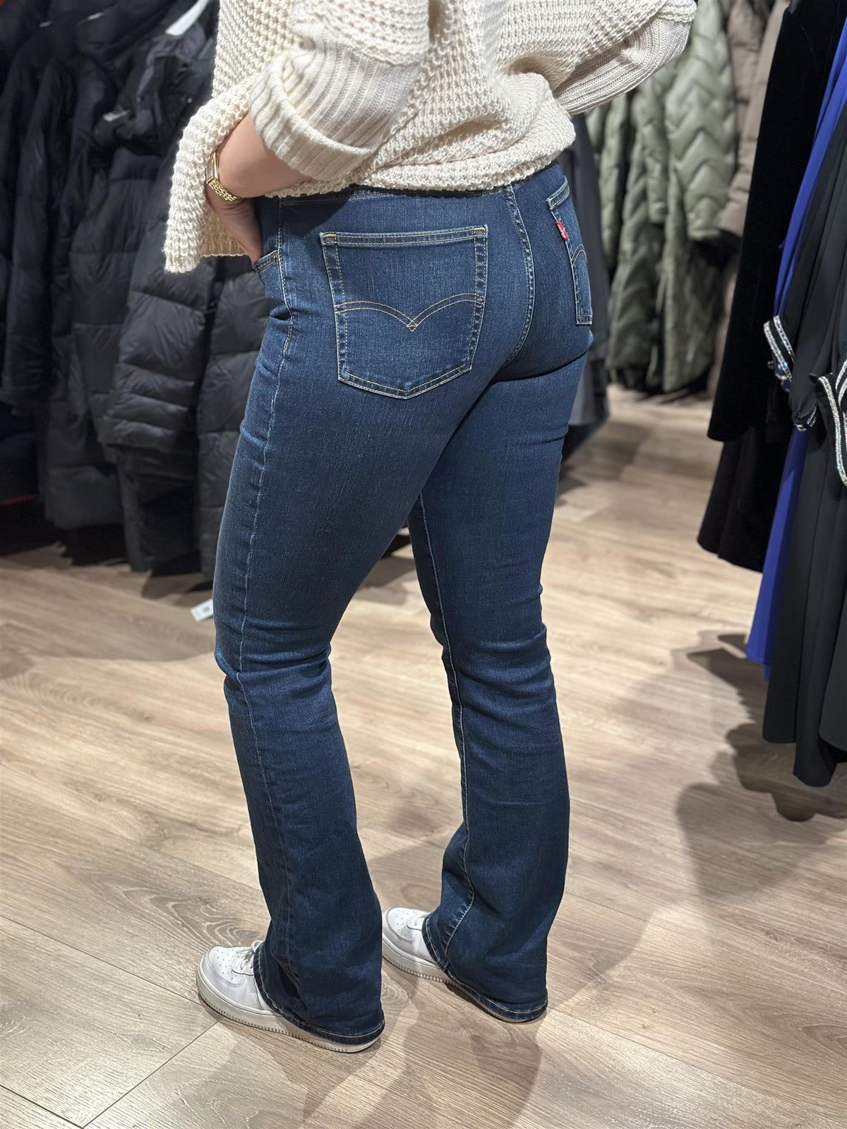 Levis 725 High Rise Bootcut Blue Swell