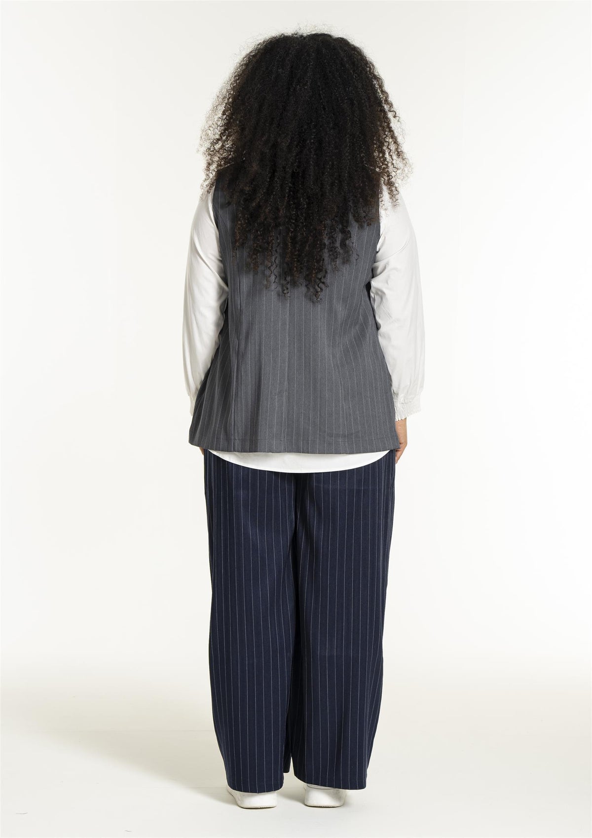 SNaia Vest Grey-White Pinstripe