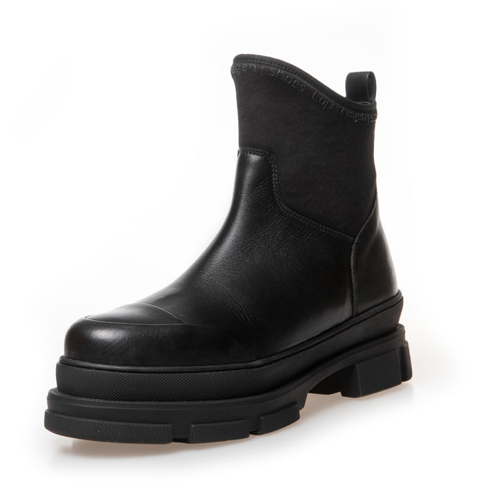 THE WINTER BOOT BLACK