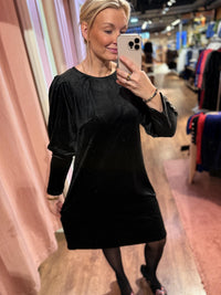Kjole Tea Velour Sort