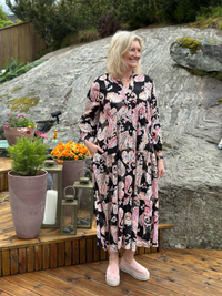 Bibba Kjole Viskose Paisley Sort