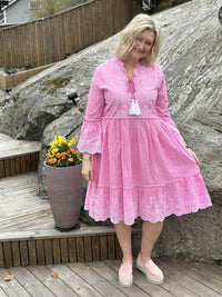 Kjole Boho Doll Emb Pink