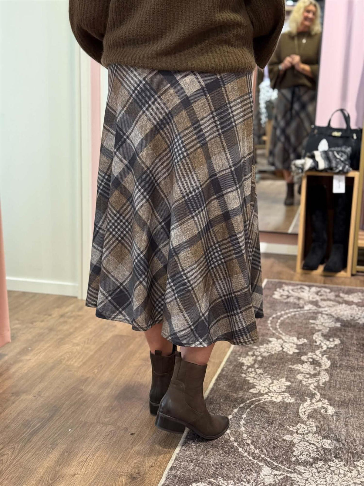 Check Wide Skirt