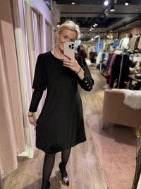 Kjole Tea Lux Black (Glitter)